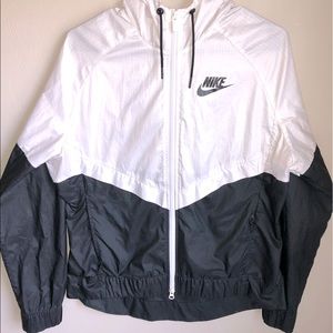 Women’s medium Nike windbreaker
